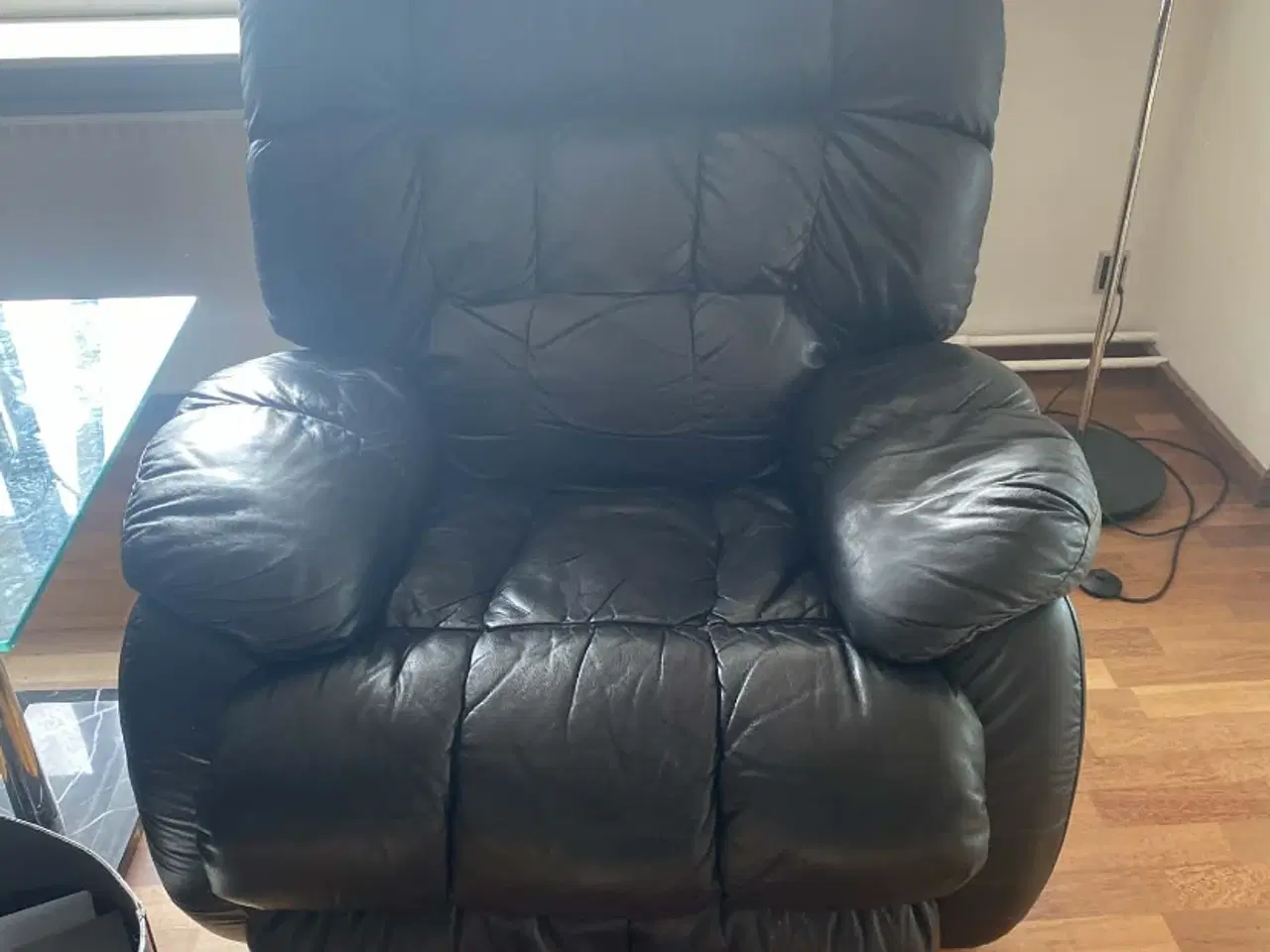 Billede 1 - 2 afslapnings stole i læder som at sidde en dyne 