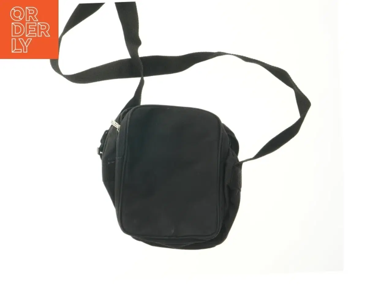 Billede 2 - Sort skuldertaske fra DNR (str. 26,5x25 cm)