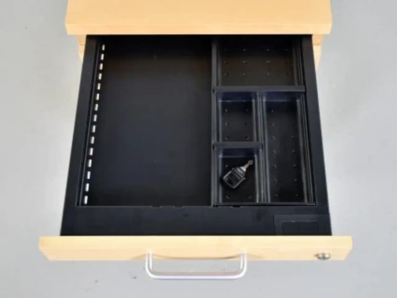 Billede 5 - Duba b8 skuffekassette i ahorn med fire skuffer, med nøgle