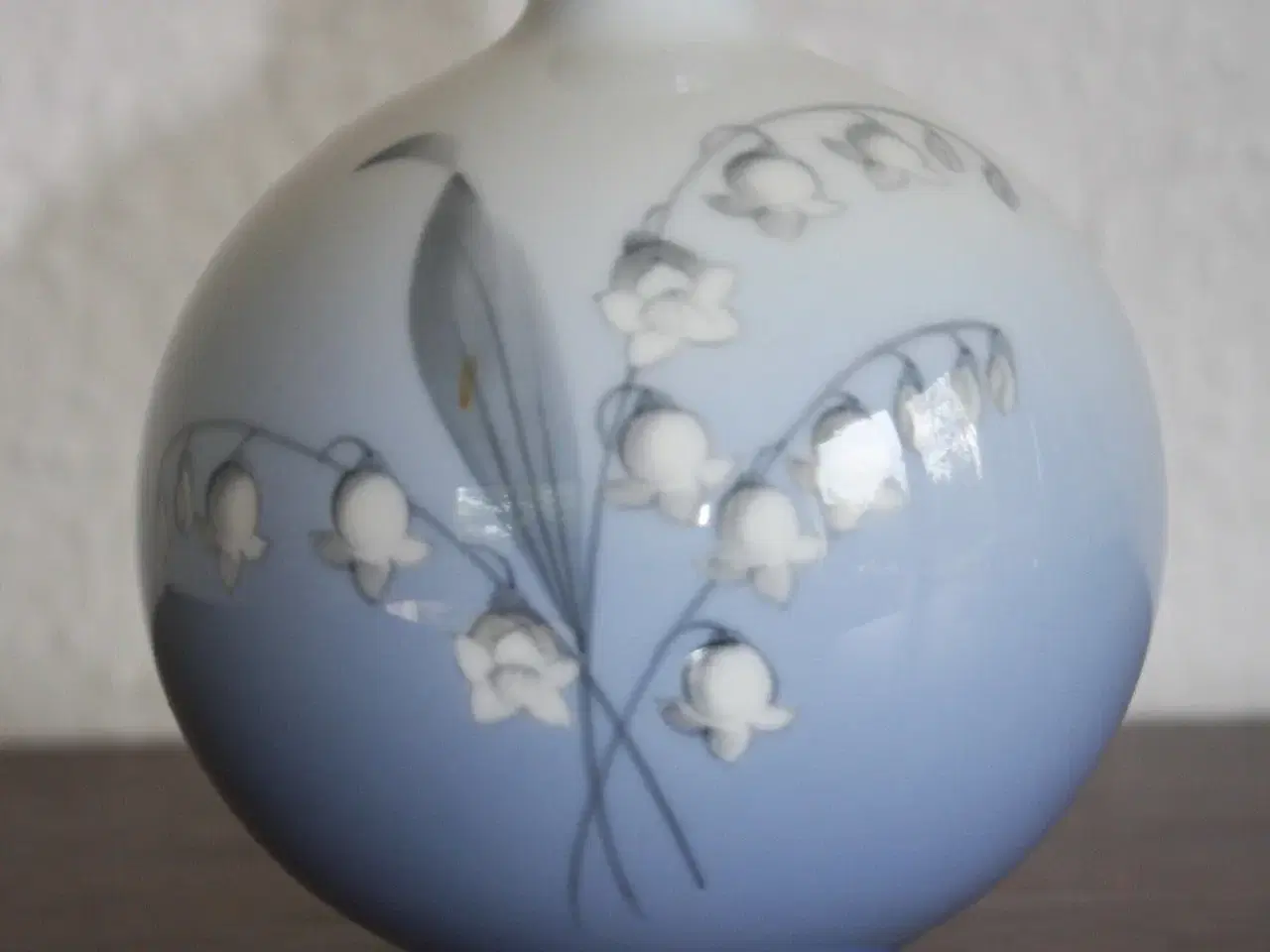 Billede 2 - Vase m. liljekonval fra Bing og Grøndahl