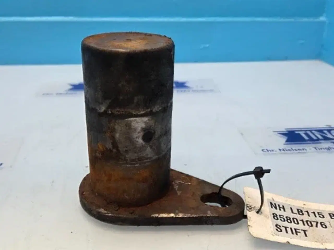 Billede 11 - New Holland LB115B Stift 85801076