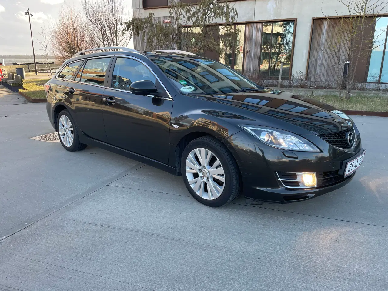 Billede 3 - Flot velholdt nysynet Mazda 6 automatgear