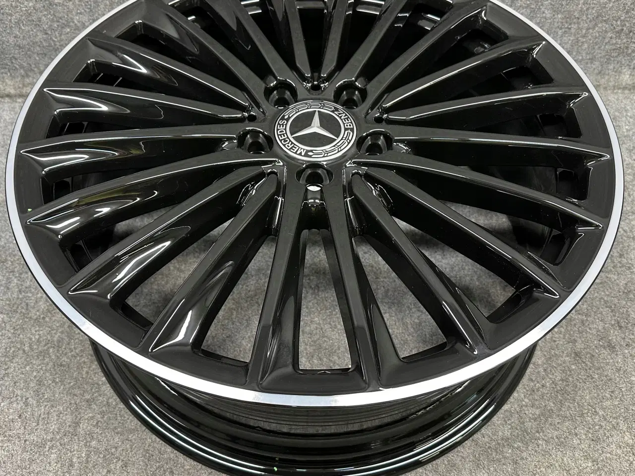 Billede 1 - MERCEDES A KLASSE A177 AMG 19 7,5Jx19"