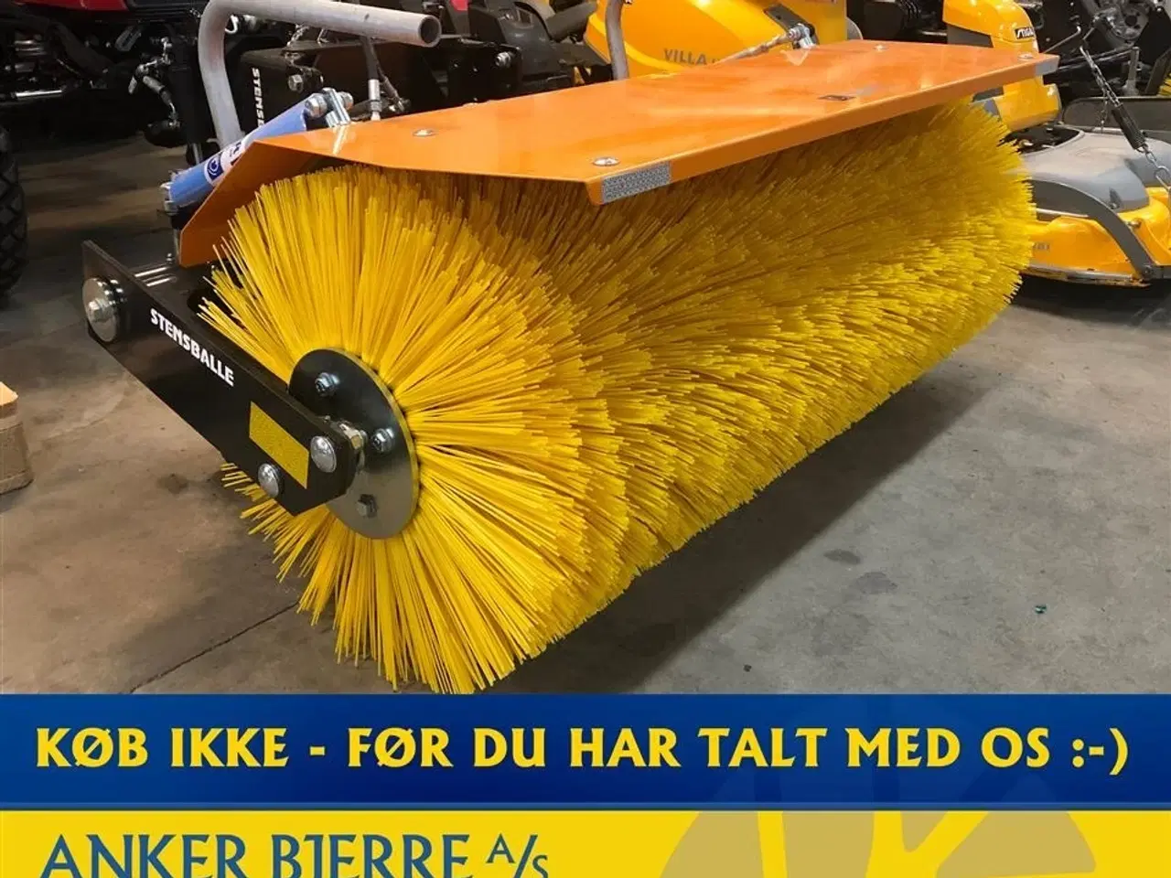 Billede 3 - Yanmar YT 235H 4WD inkl. frontlift med PTO og 130 cm GMR fejemaskine