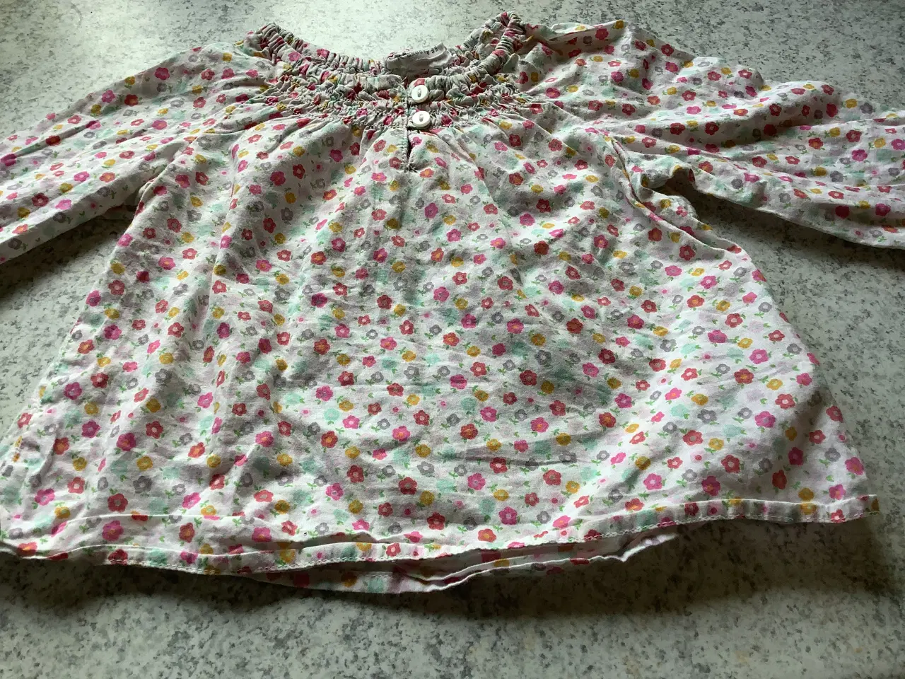 Billede 2 - Helt ny H&M langærmet tynd bluse str. 68 pige