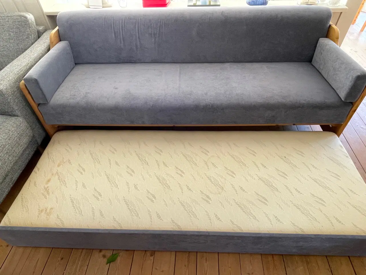 Billede 2 - Sovesofa med blåt alcantara stof
