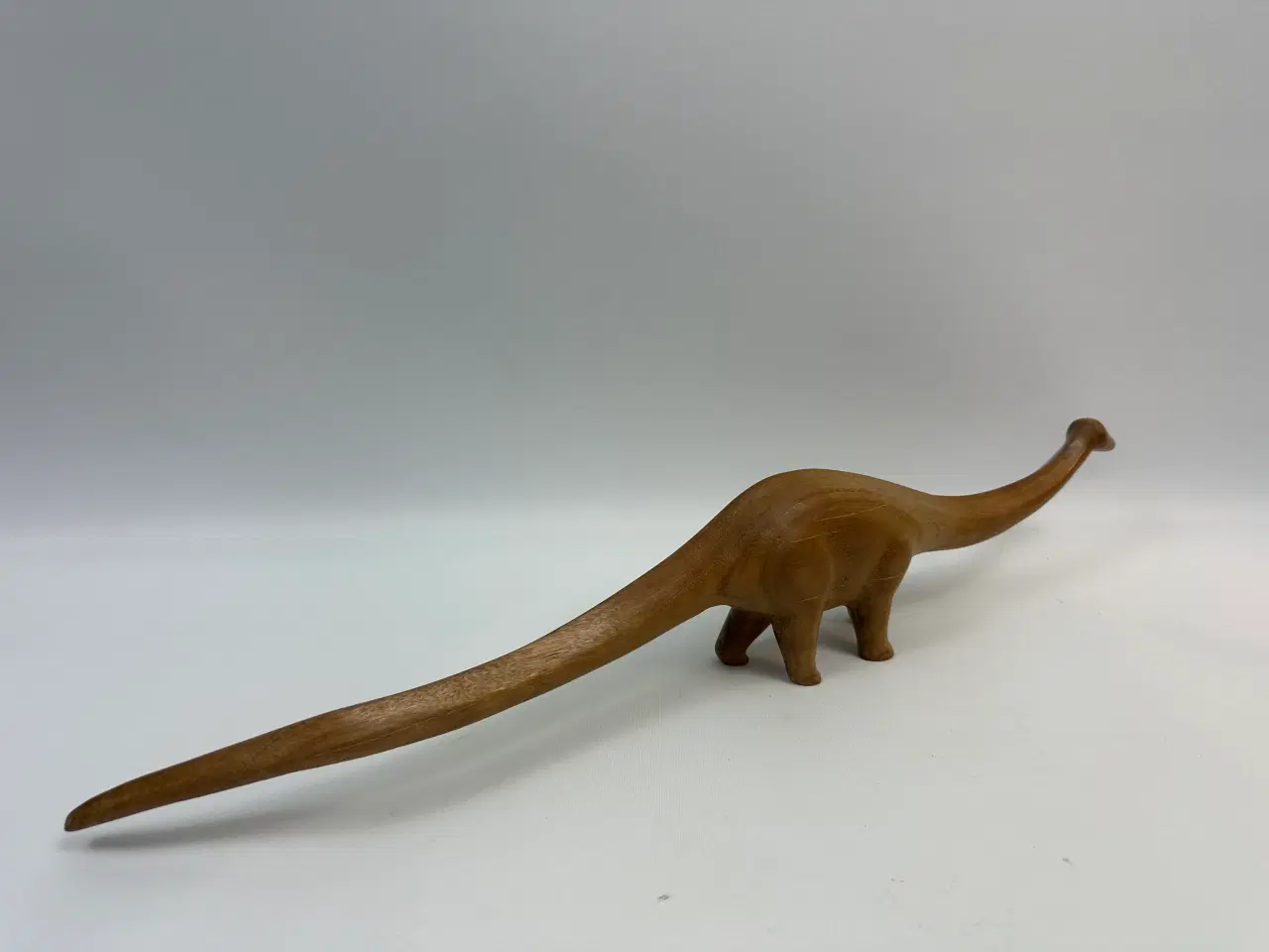 Billede 6 - Dinosaur figur / skulptur i massiv træ