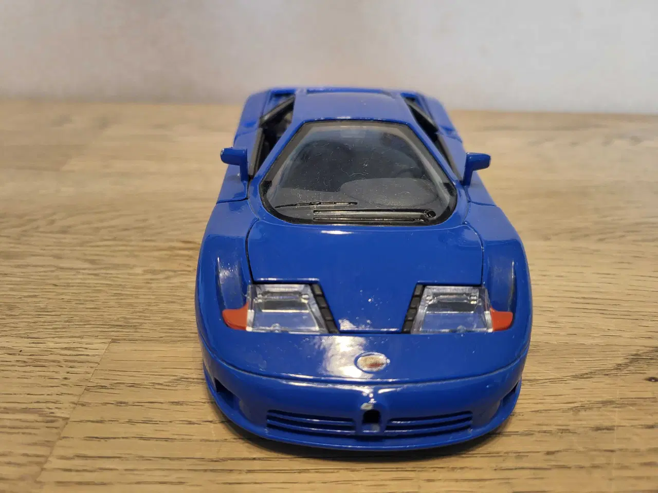 Billede 3 - Modelbil: BUGATTI EB 110 1992.  Skala 1/24.