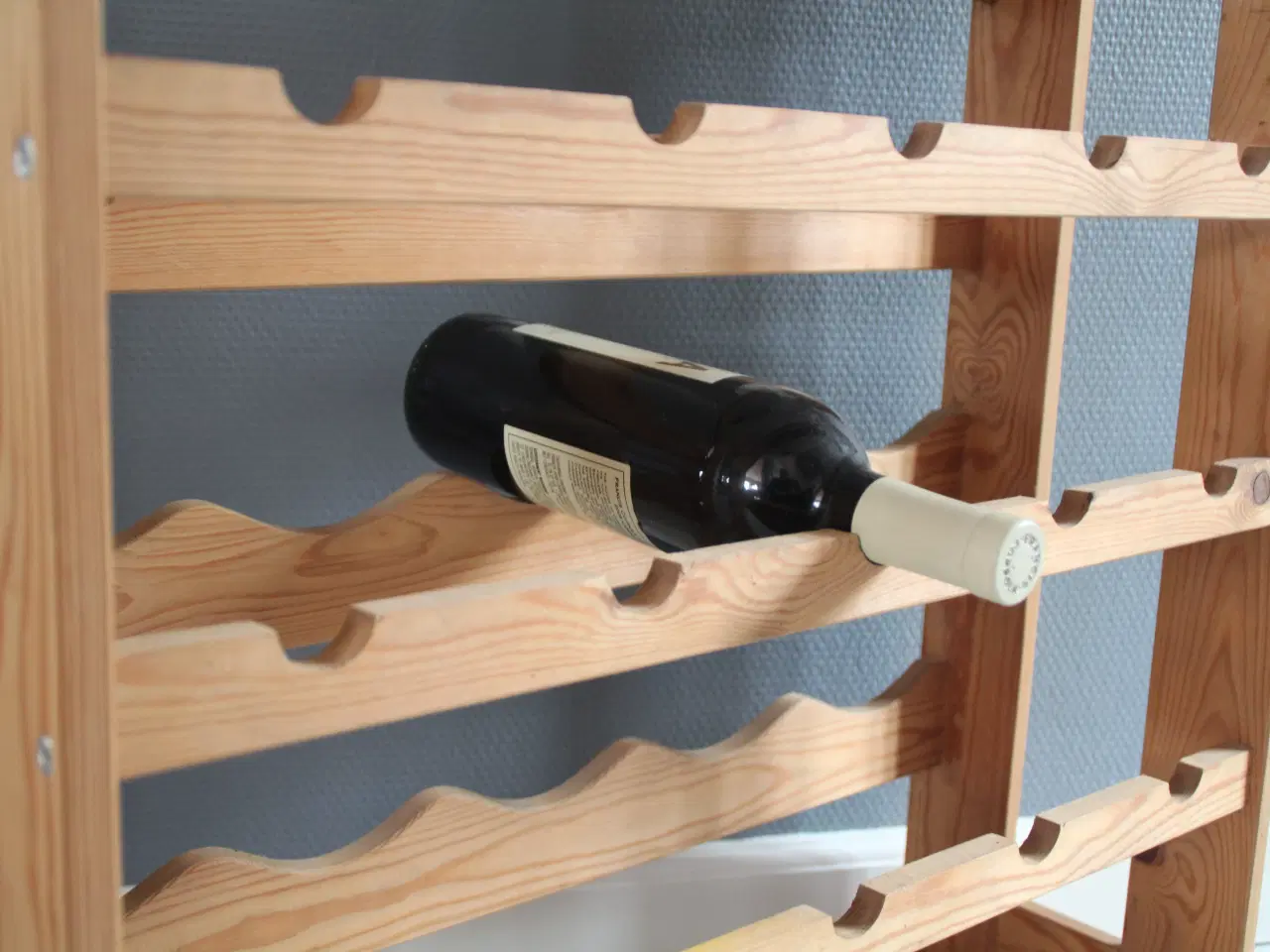 Billede 3 - To 60cm reoler til vinflasker