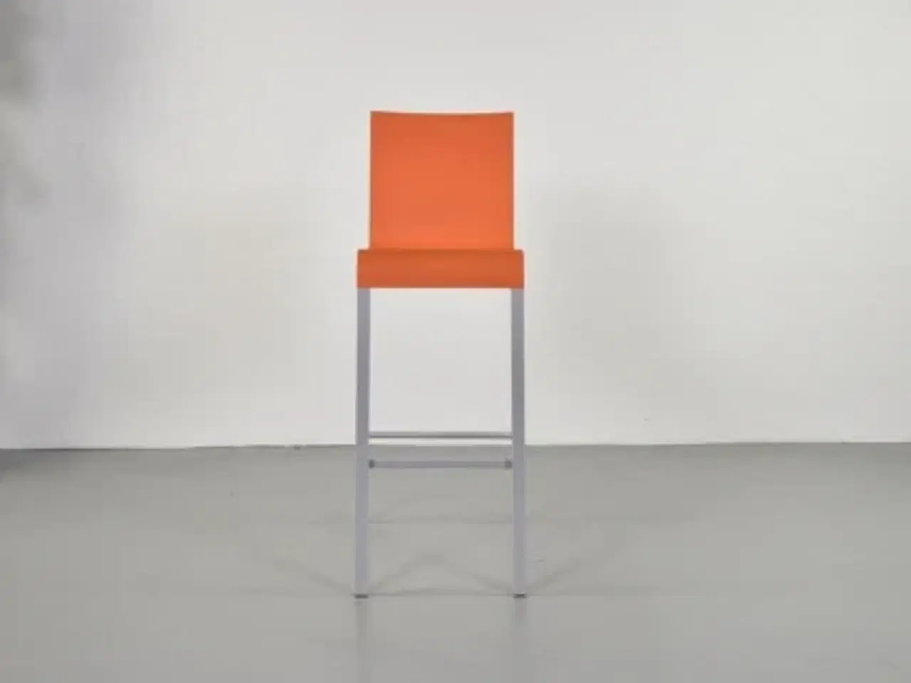 Billede 2 - Vitra .03 barstol i orange på grå stel