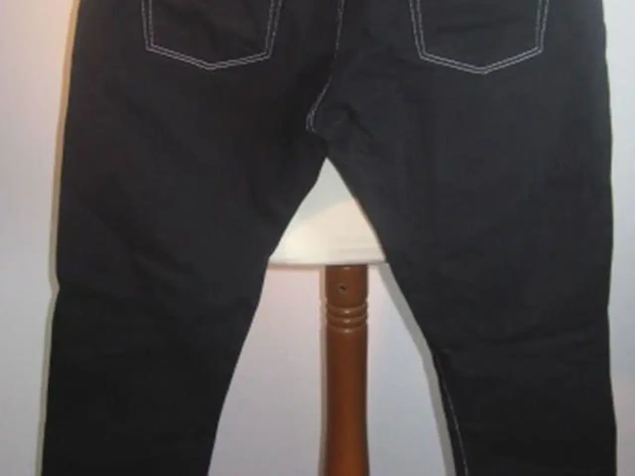 Billede 4 - Acne, sorte jeans, str 36