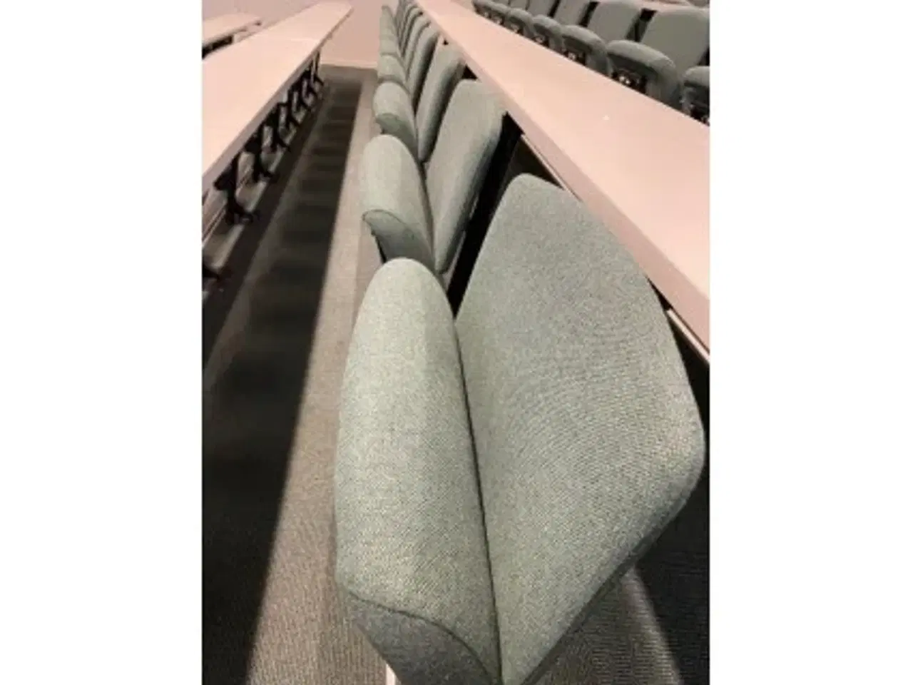 Billede 5 - Auditorium stole, sæt à 130 pladser, sælges samlet