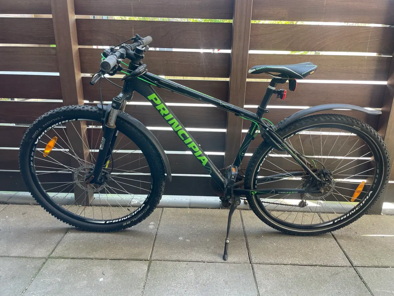 Billede 1 - Cykel står i Århus