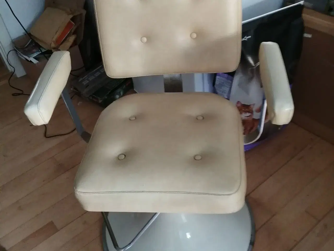 Billede 1 - Gammel frisør /barber stol 