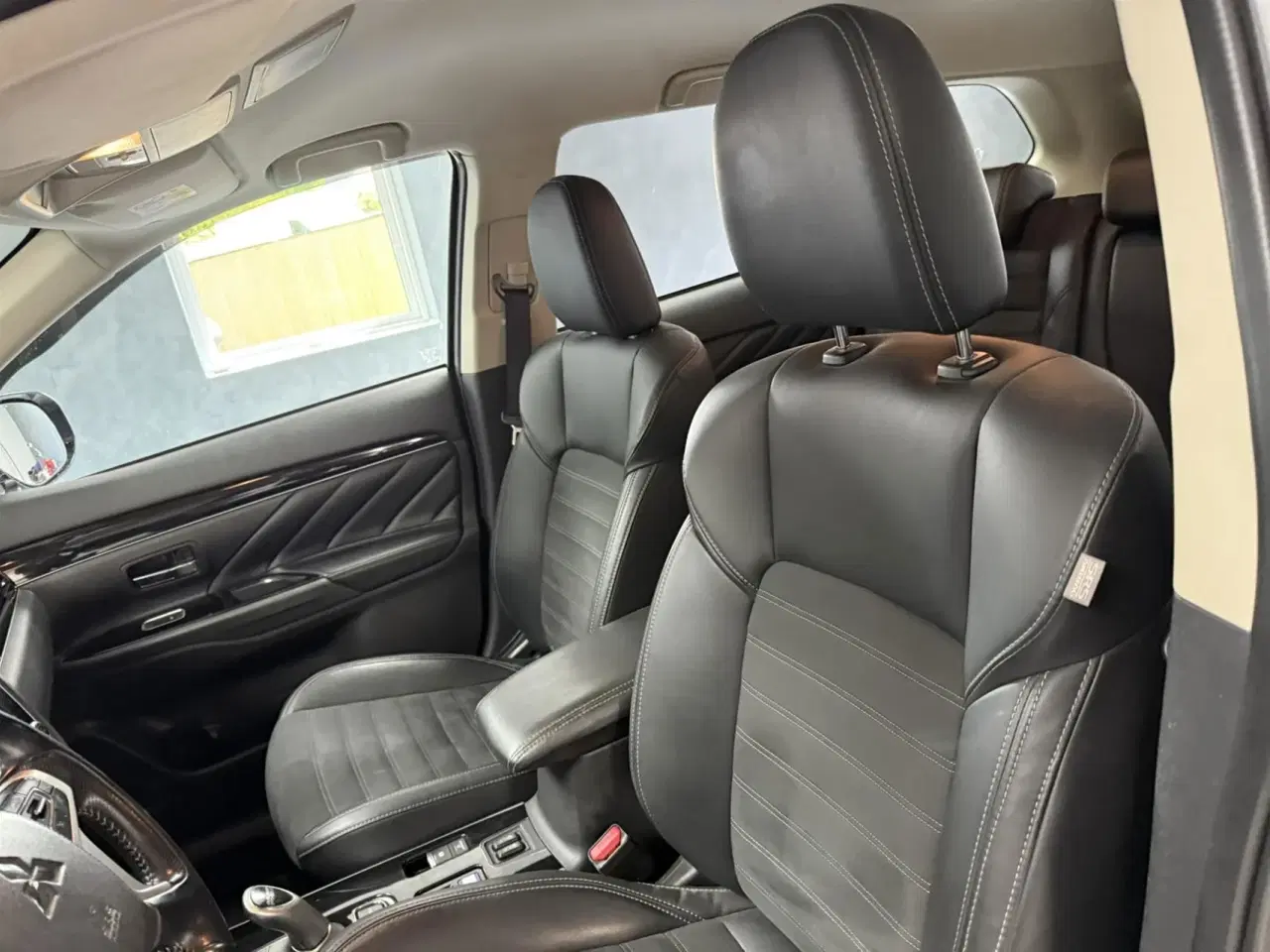 Billede 16 - Mitsubishi Outlander 2,4 PHEV  Plugin-hybrid Invite+ 4WD 224HK 5d 6g Trinl. Gear