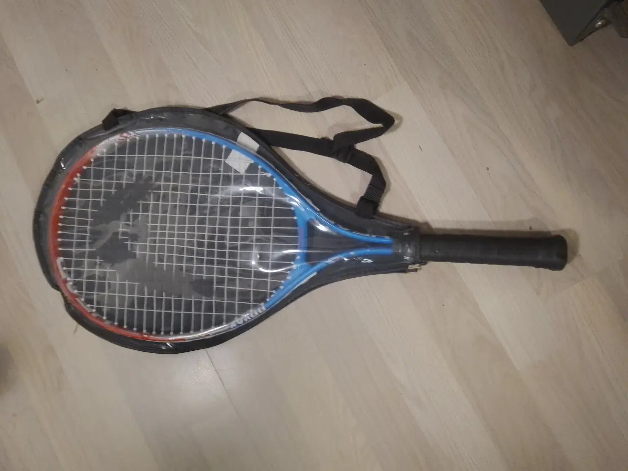 Billede 3 - Tennisketchere 2 voksen, 1 junior og bolde