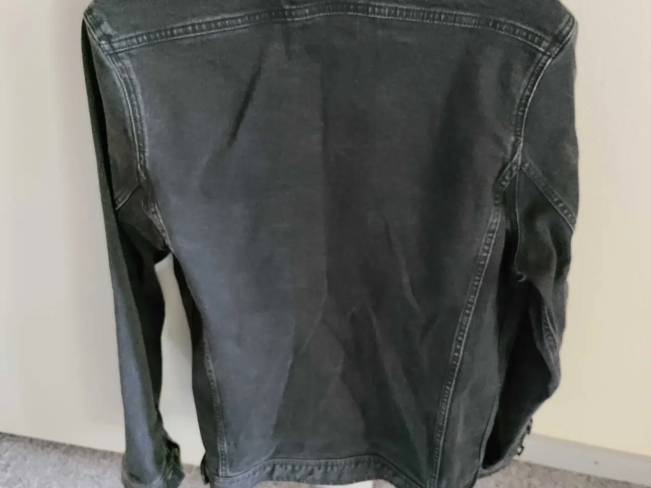 Billede 2 - Denim jakke str M