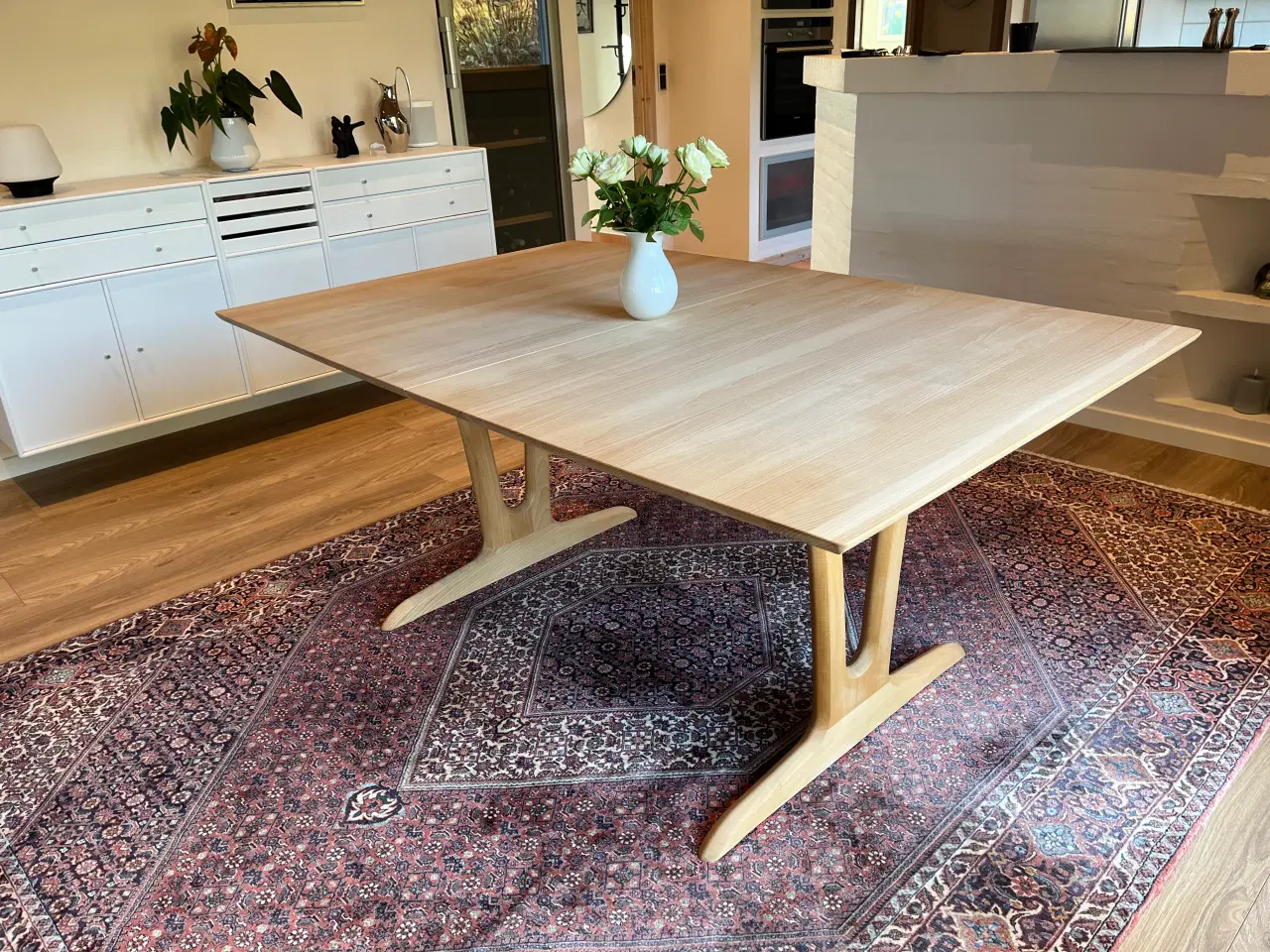 Billede 1 - Spisebord i sæbebehandlet bøg