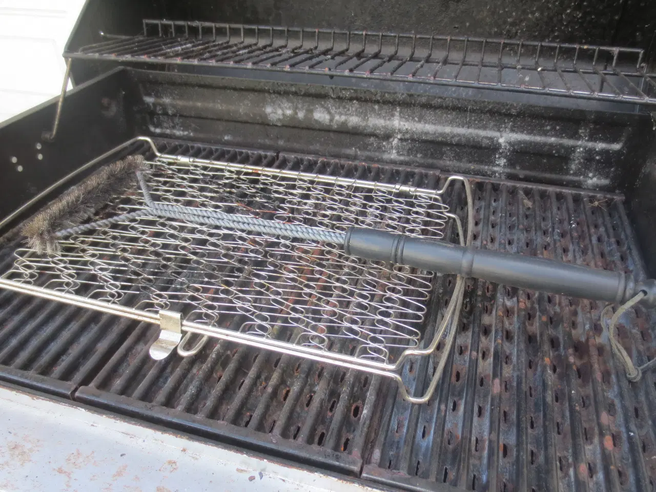 Billede 6 - 1 stk Gasgrill Char-Broil med 3 brændere 