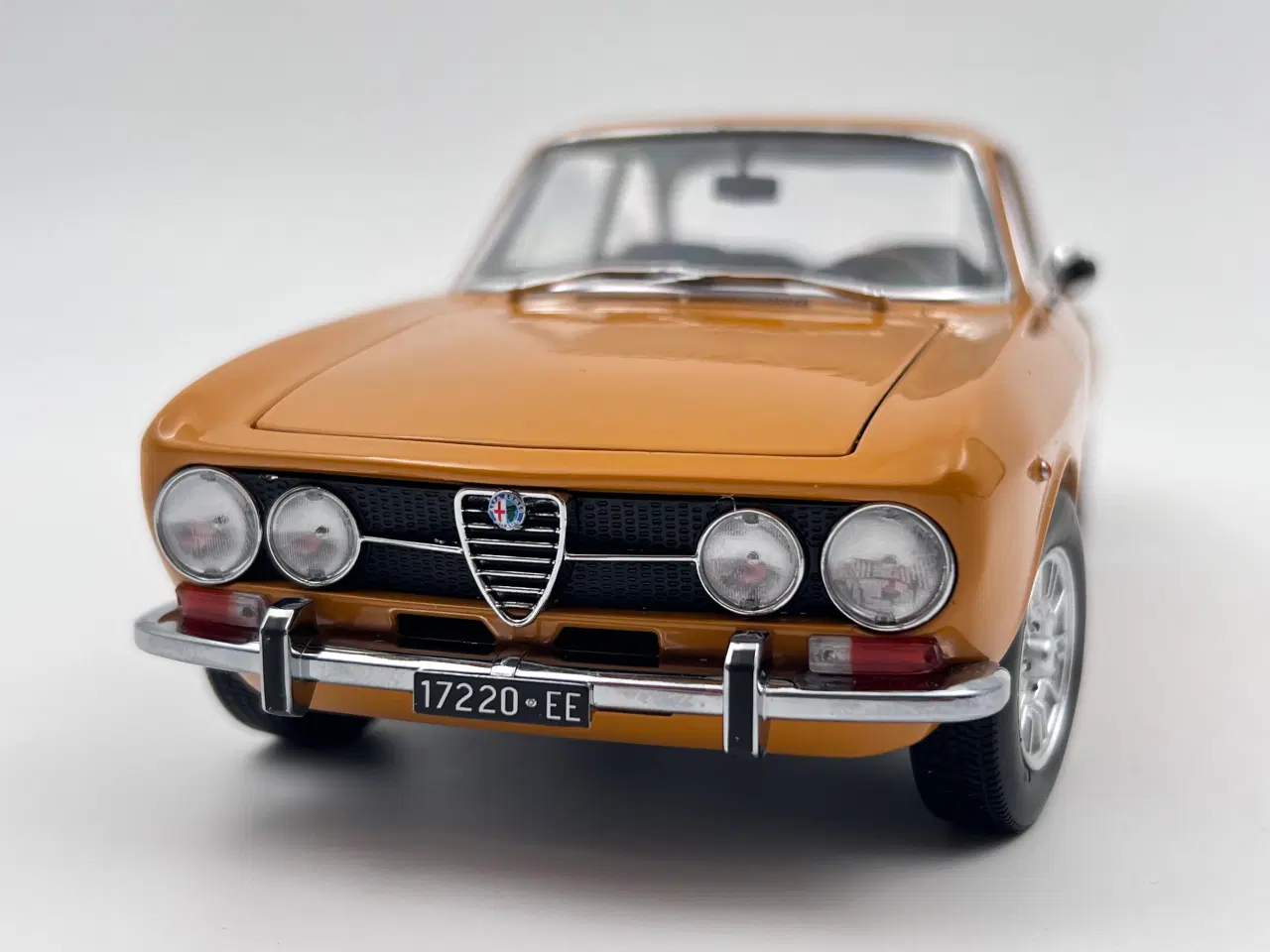 Billede 9 - 1970 Alfa Romeo 1750 GTV 1:18  Super flot