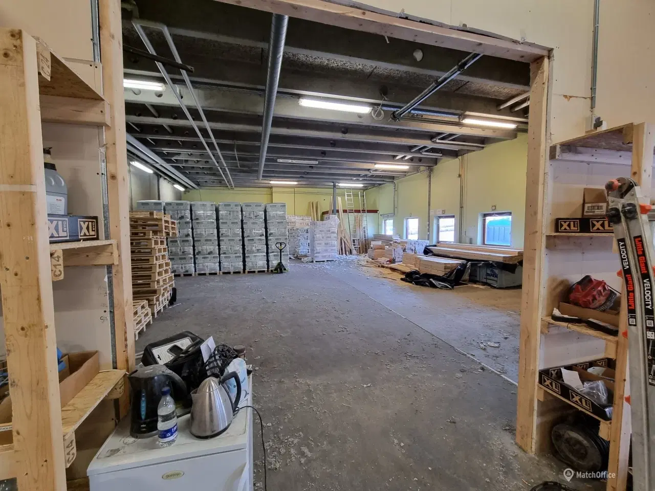 Billede 2 - Lager med port