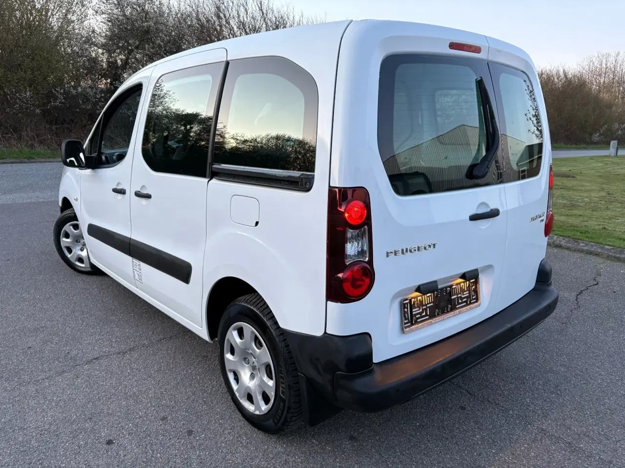 Billede 1 - Peugeot Partner 1,6 e-HDi 90 L1 Van Flexpack