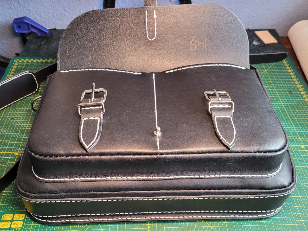 Billede 5 - Ny håndsyet lædertaske