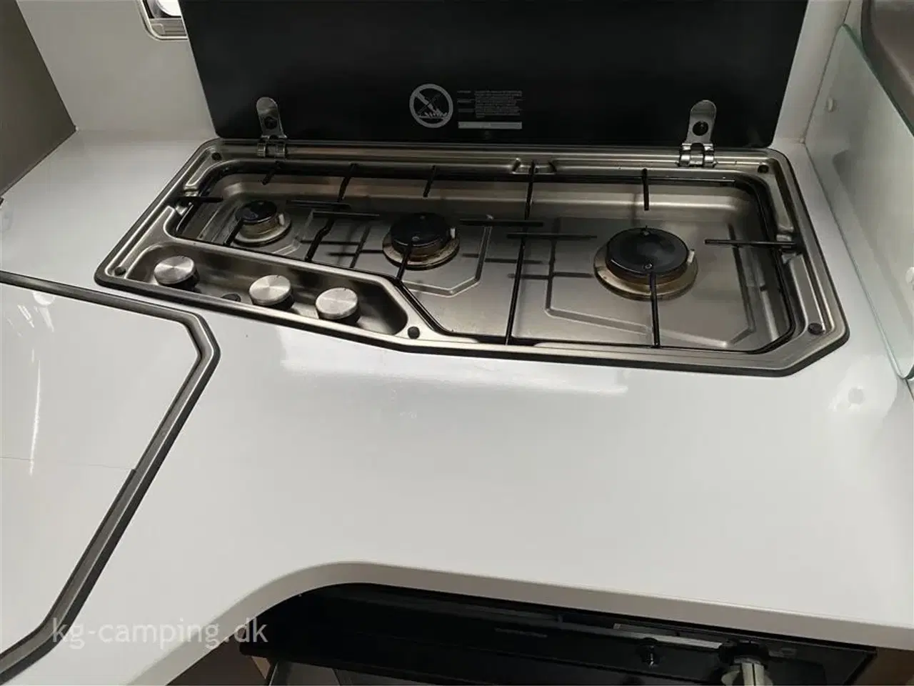 Billede 13 - 2022 - Adria Coral XL Plus A670 SL   Adria Coral PLUS 670 SL XL med Alkove - automatgear.