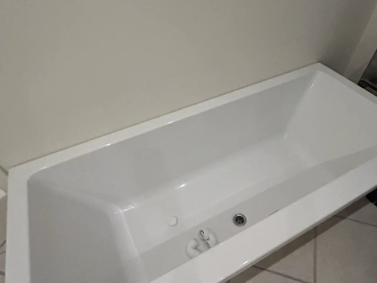 Billede 2 - Strömberg Badekar Quantum Carronite 1700x750mm