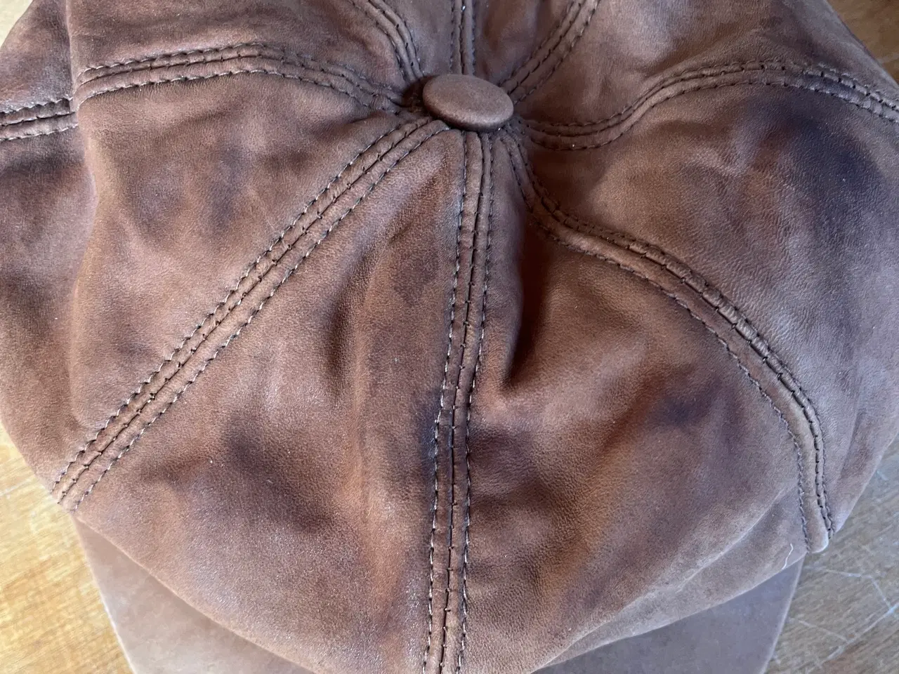 Billede 3 - rulamskindsjakke med en kasket