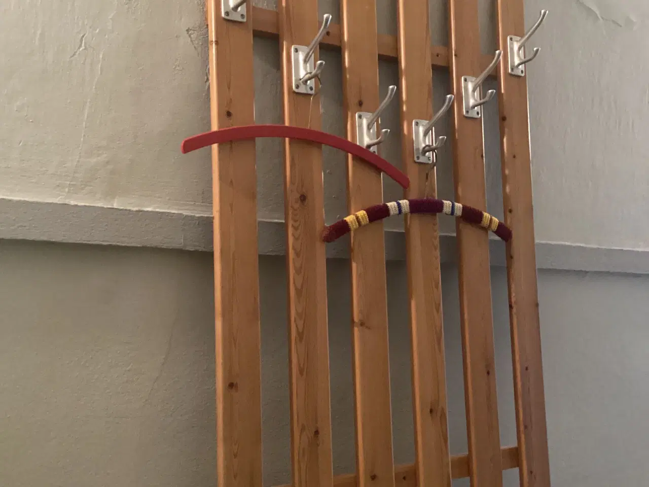 Billede 2 - Retro vægpanel med metal knager