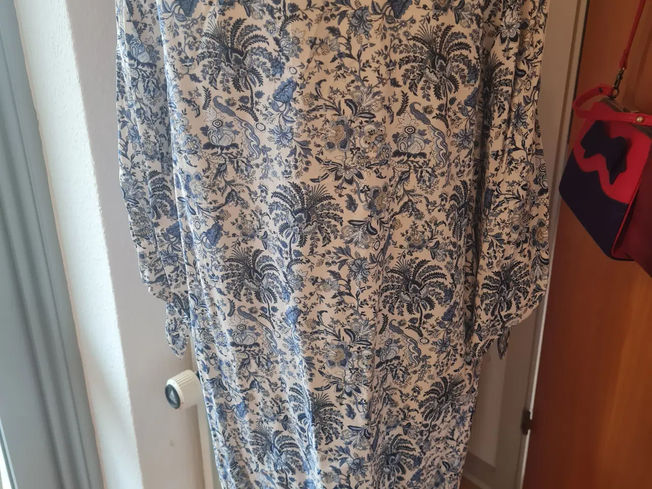 Billede 2 - Tunika str 46 H&M viskose 