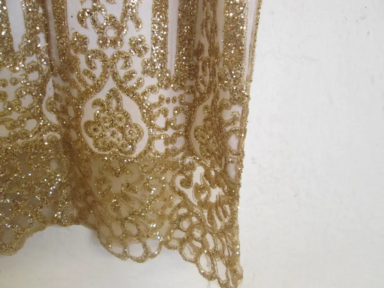 Billede 4 - Fest kjolen i guld