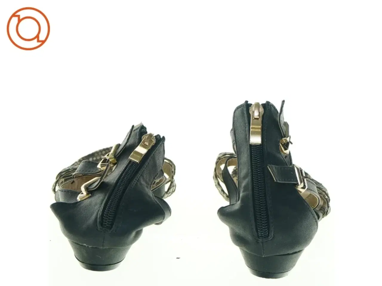 Billede 2 - Sorte sandaler med hæl og lynlås (str. 37)