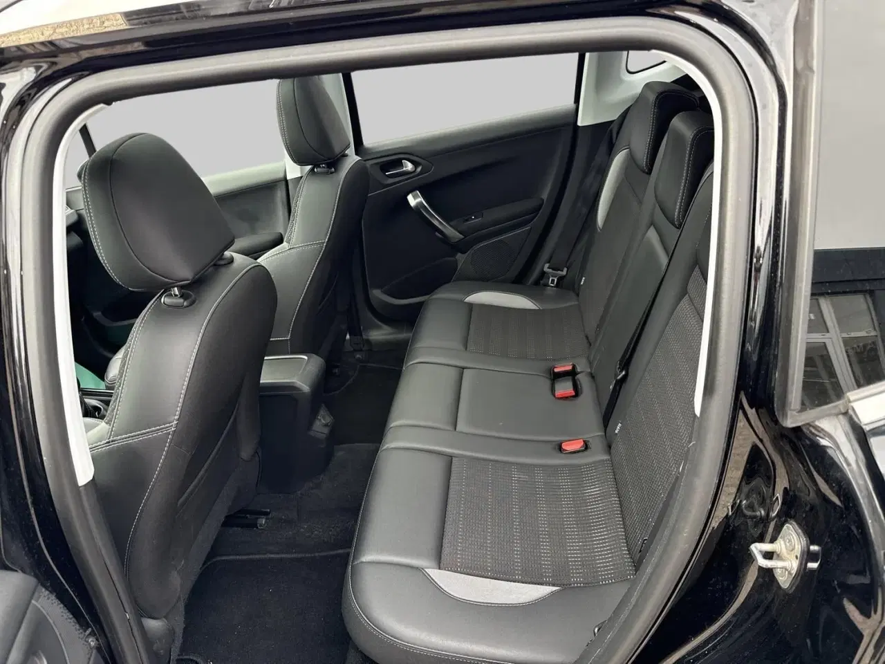 Billede 9 - Peugeot 2008 1,2 e-THP 110 Allure Sky