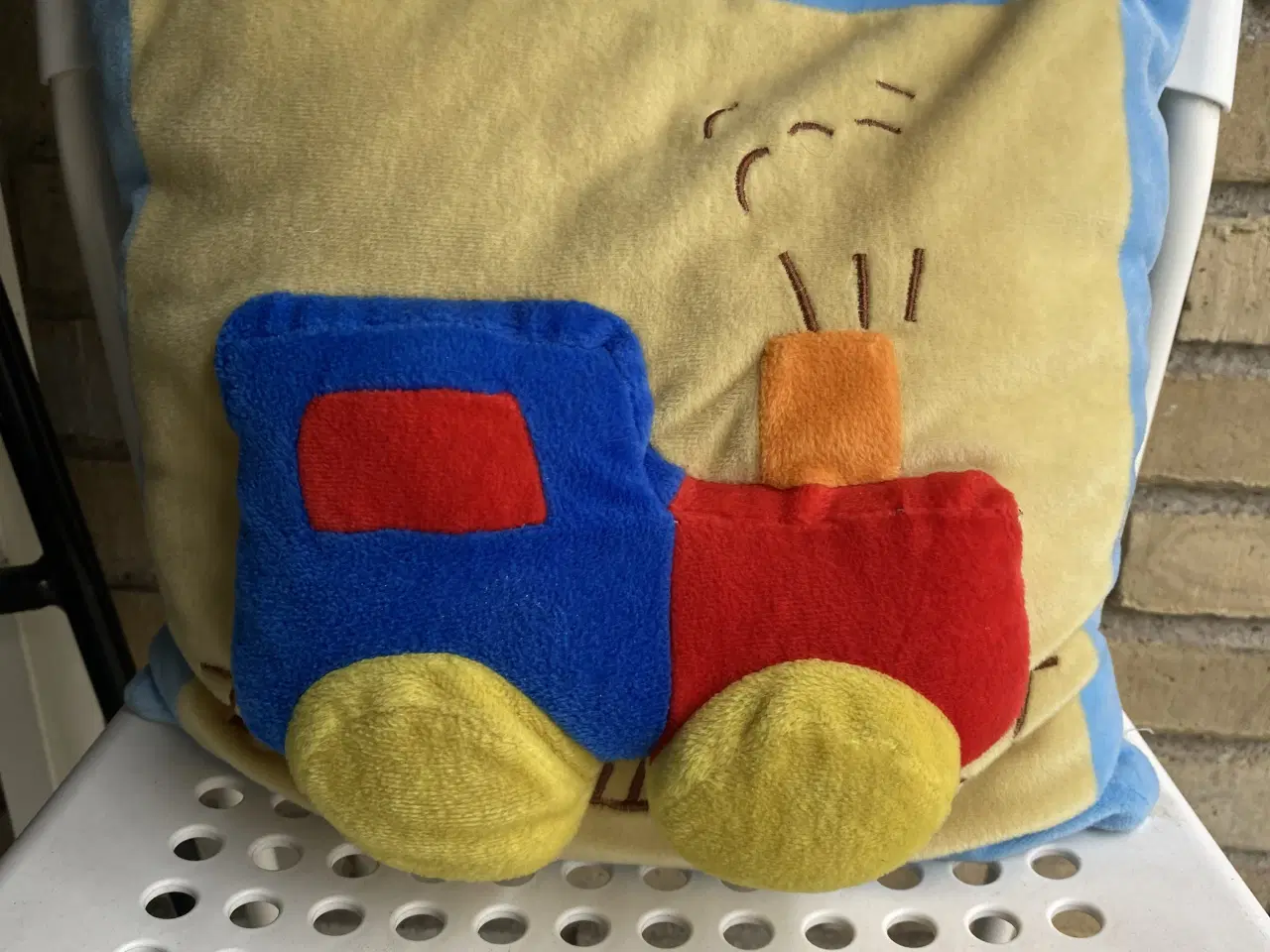 Billede 1 - Blød pude med togmotiv