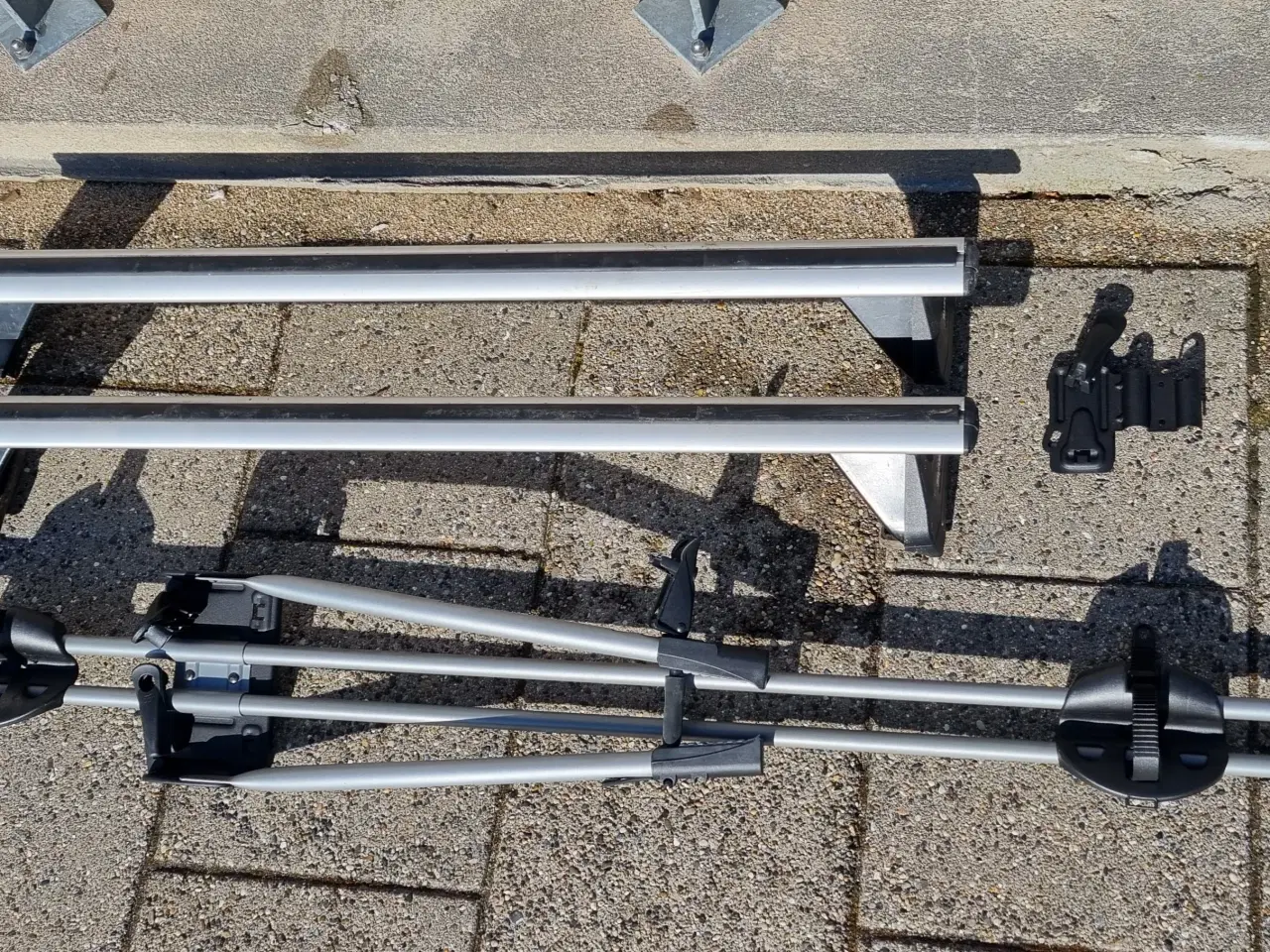 Billede 1 - Tagbøjler med cykelstativ
