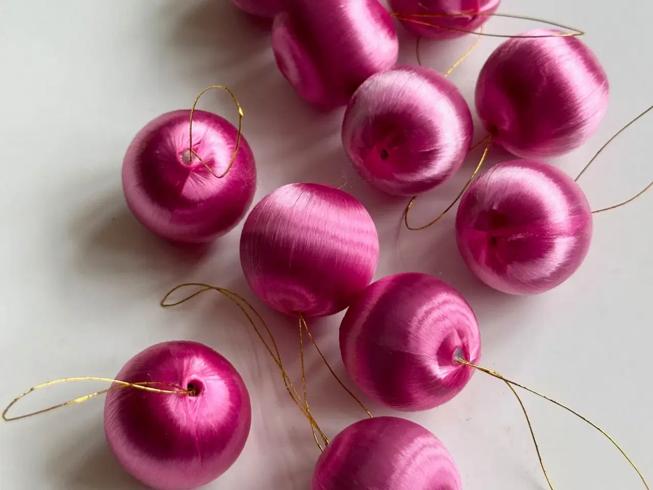 Billede 3 - Lyserøde silkekugler, mini, 11 stk samlet
