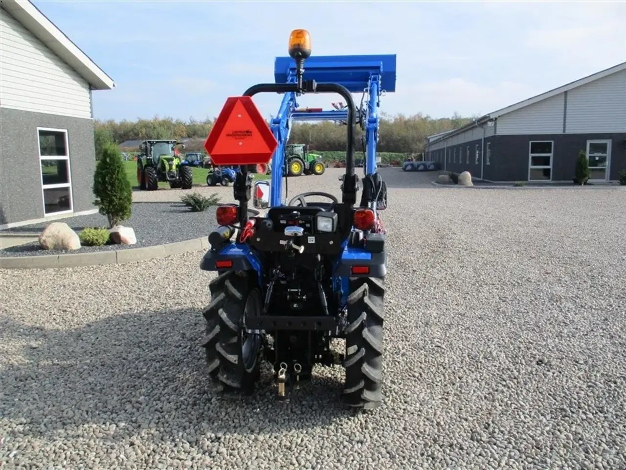 Billede 17 - Solis S26 6+2 gearmaskine med Fuldhydraulisk frontlæsser