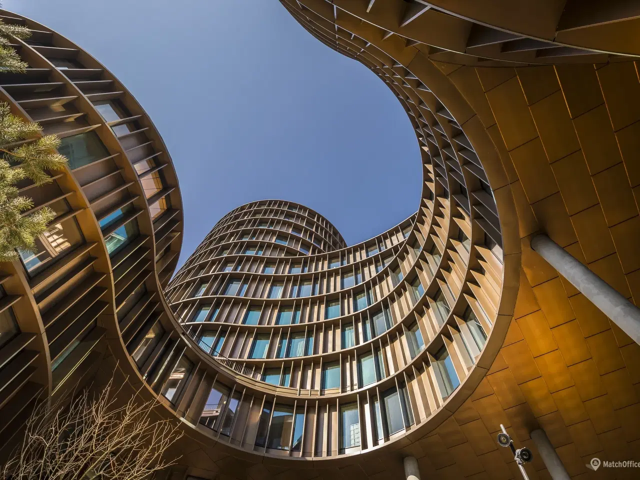 Billede 12 - Sjældent udbudt kontorlejemål med 6 meter til loftet i det ikoniske Axel Towers - fantastisk lysindfald og smuk udsigt til Tivoli