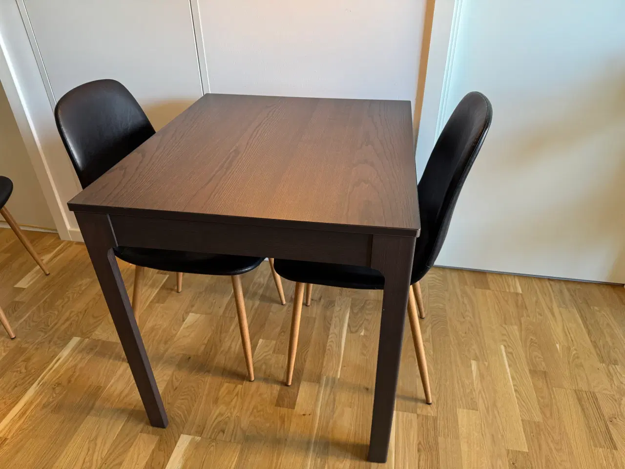 Billede 4 - EKEDALEN Spisebord m. Udtræk & Jonstrup stole