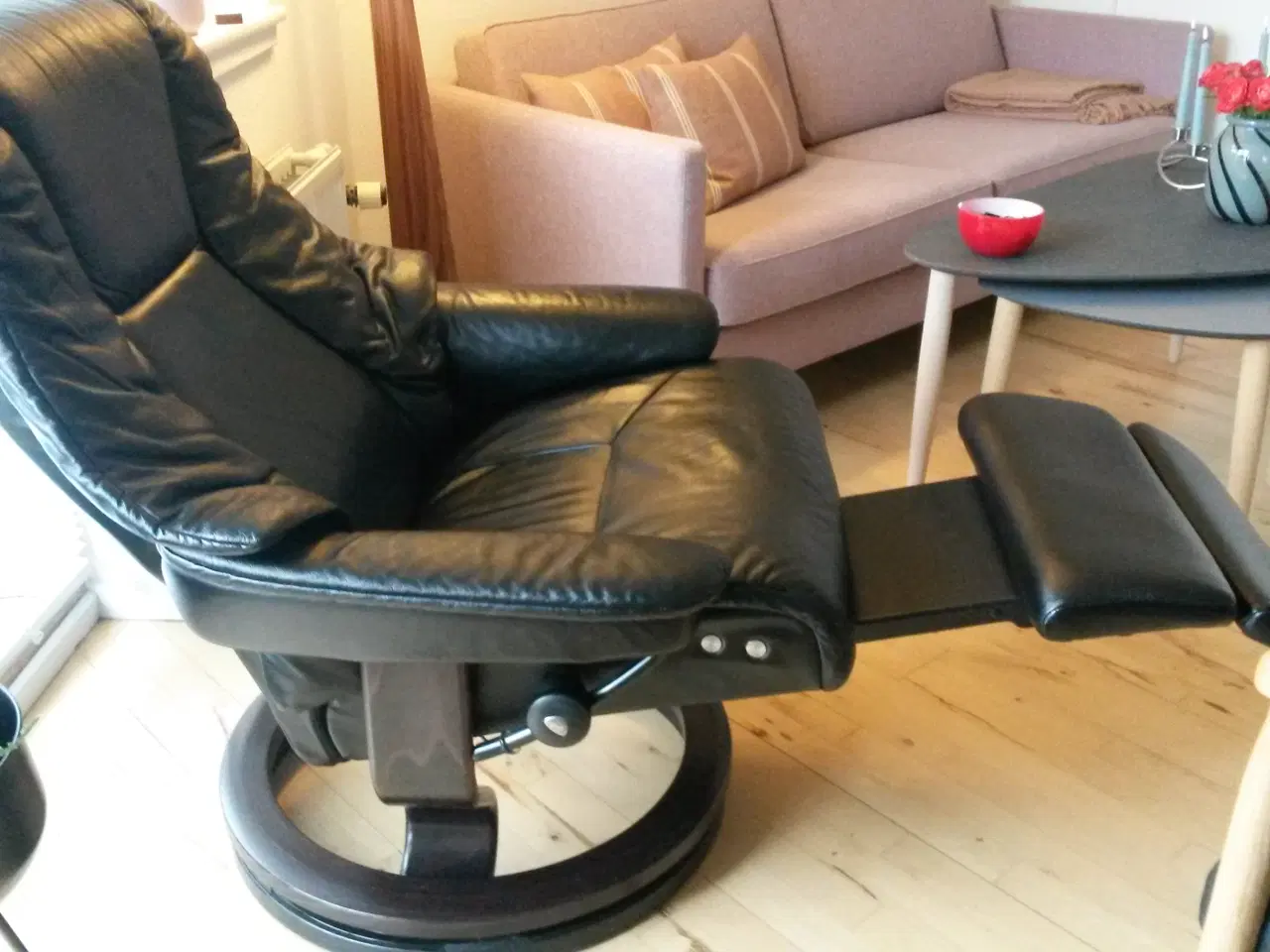 Billede 1 - stressless med indbygget skammel i str large. 