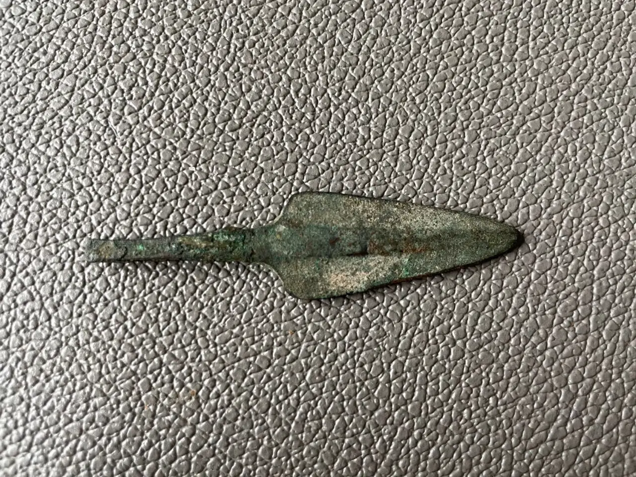 Billede 2 - Pilespids fra bronzealderen