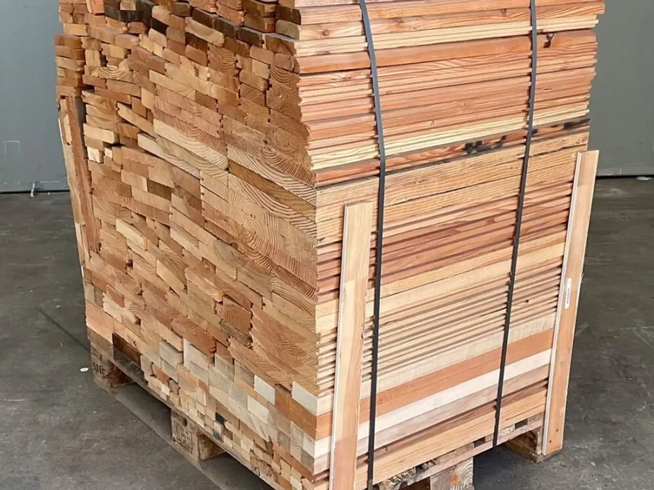 Billede 1 - Afskær af gulvbrædder, samlet parti.