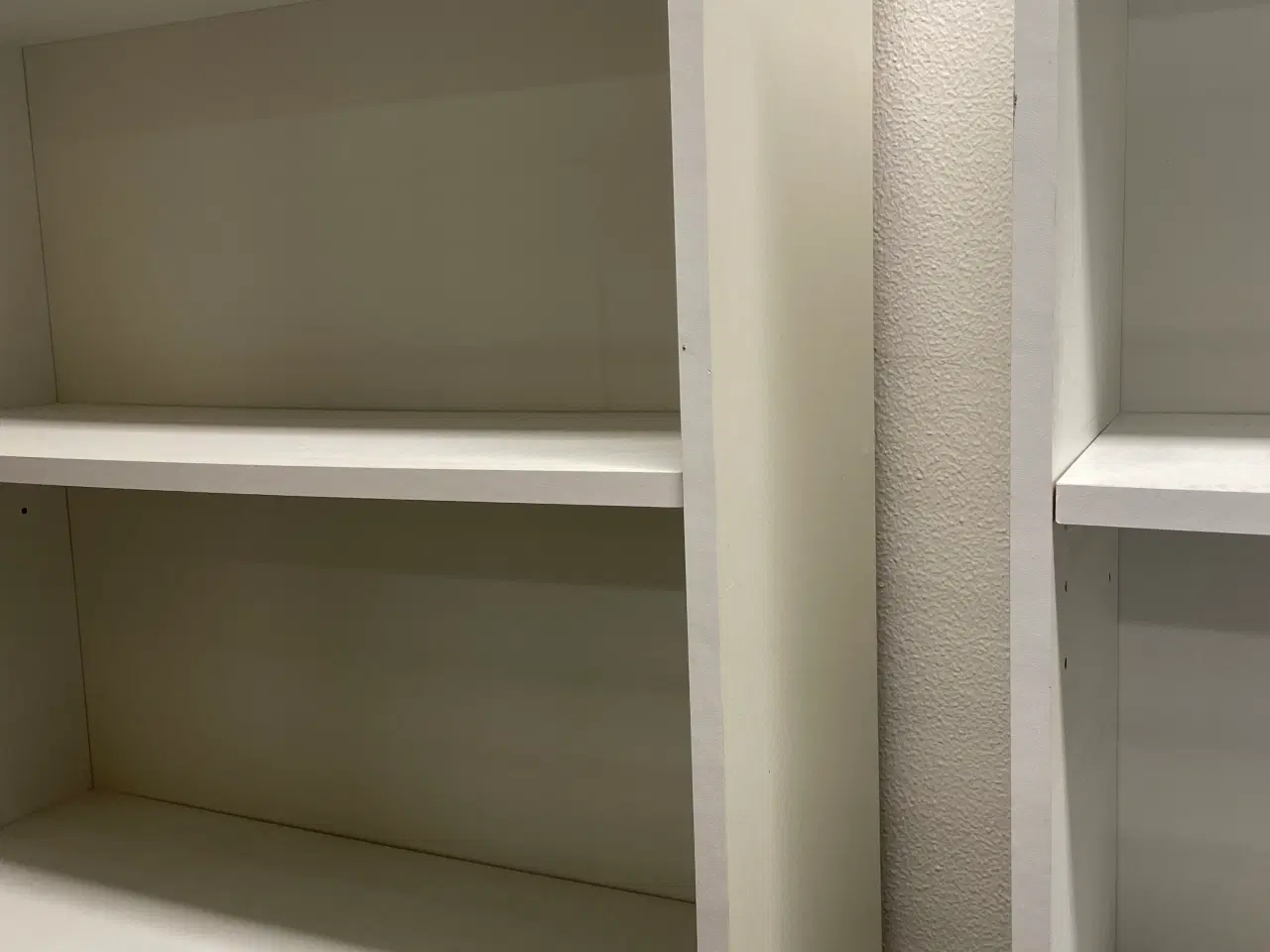 Billede 2 - Hvid bogreol reol