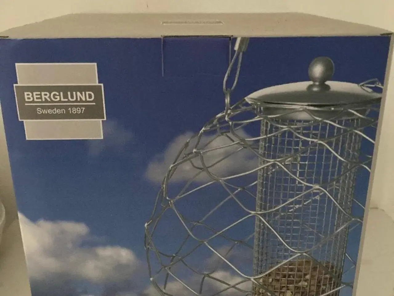 Billede 2 - Foderautomat t/havens småfugle, t/nødder og kerner