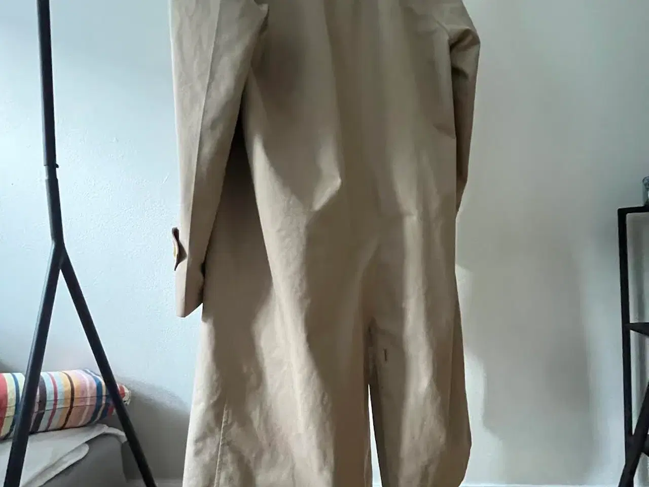 Billede 2 - BURBERRY Trench coat, vintage, velholdt. Str. M/ L