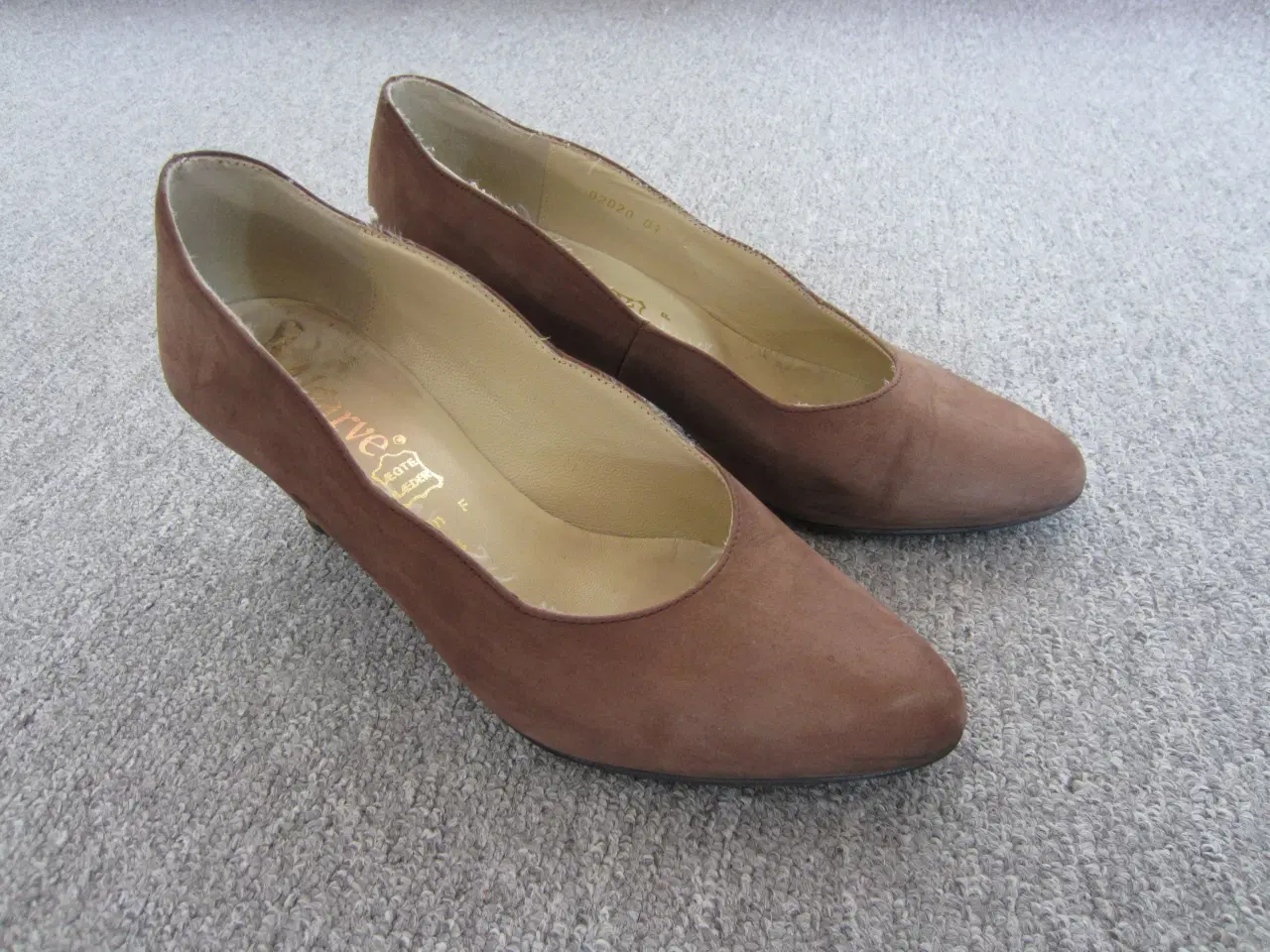 Billede 2 - Smarte lys brune pumps i str. 37