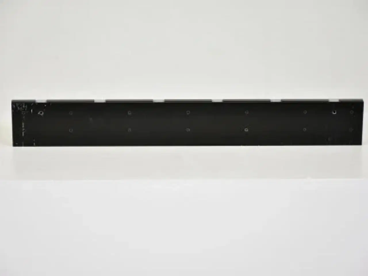 Billede 3 - Knax knagerække i sort med seks alu knage