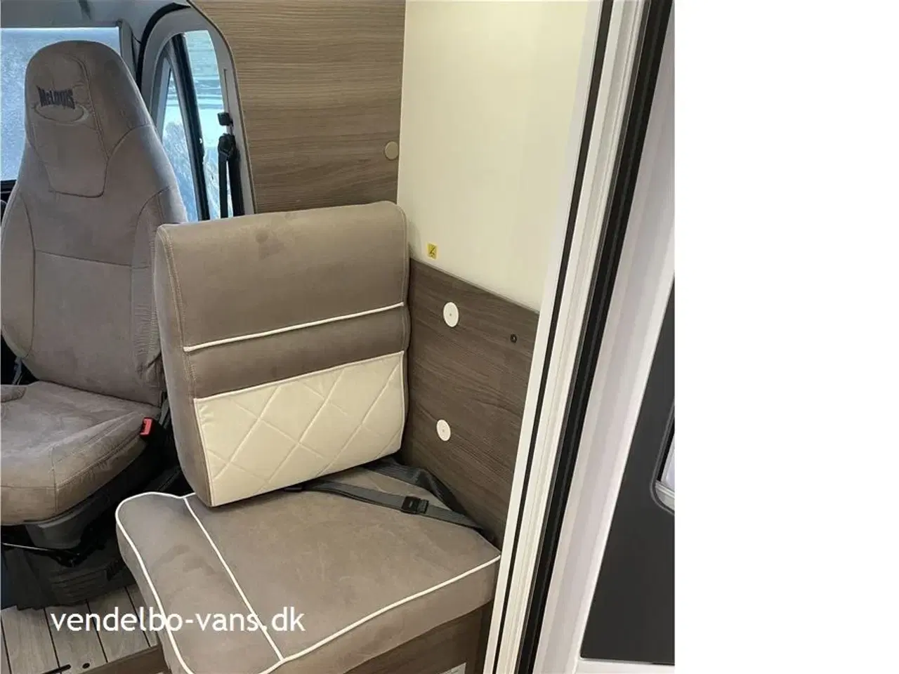 Billede 9 - 2026 - McLouis Mc4 879 G Centralseng med stor garage - Automatgear